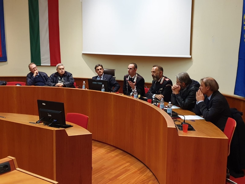 RIVOLI - Contro furti e truffe i carabinieri incontrano i cittadini - FOTO