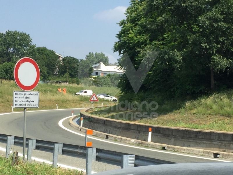 INCIDENTE IN TANGENZIALE - Scontro fra tre auto: coppia di Grugliasco finisce in ospedale