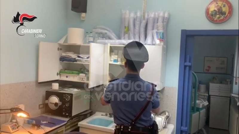 VENARIA - Studio dentistico abusivo: i carabinieri denunciano tre persone - FOTO E VIDEO