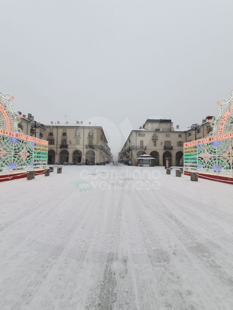 É ARRIVATA LA NEVE - Disagi in tangenziale e sulle strade: quando entrano in azione gli spazzaneve - FOTO