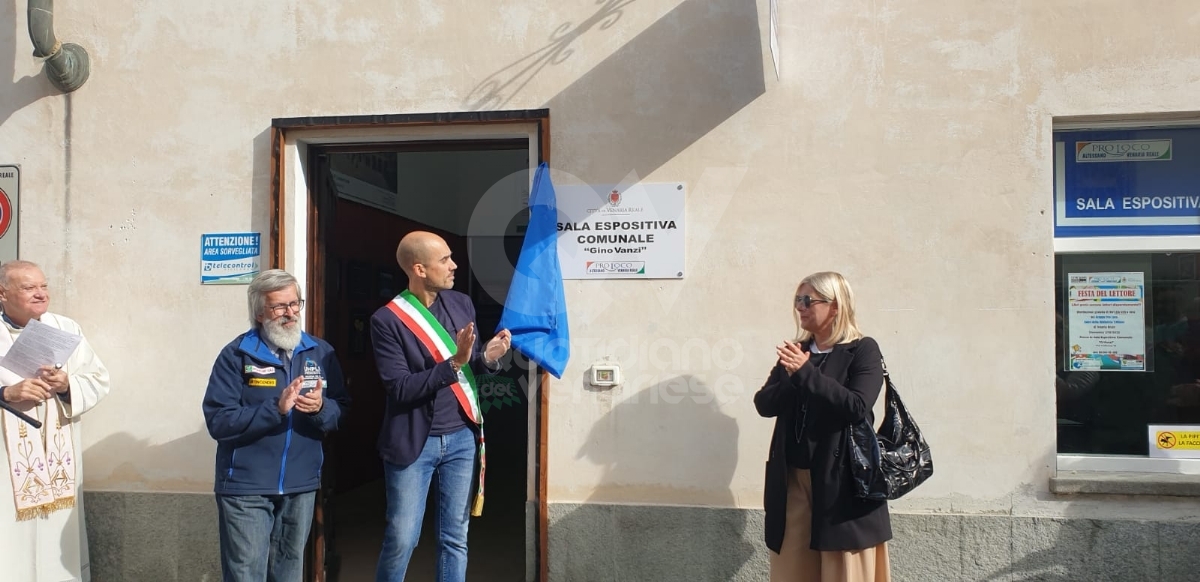 VENARIA - Ricordato Gino Vanzi: una targa sotto la Torre dell'Orologio e l'intitolazione della sala mostre - FOTO