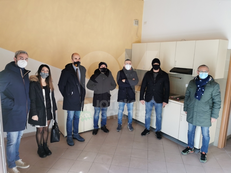 VENARIA - Emergenza abitativa: rimessi a nuovo gli alloggi di Cà Buozzi. Le prime consegne - FOTO