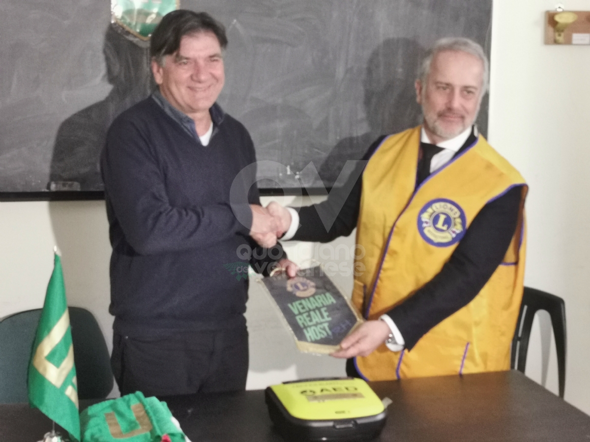 VENARIA - Il Lions Club Venaria Reale Host dona un defibrillatore all'Unitre - FOTO