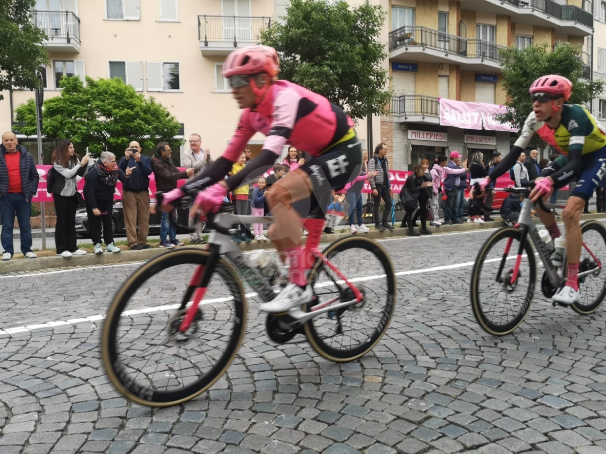 GIRO D'ITALIA A RIVOLI - Vince Denz: per la città una giornata indimenticabile - FOTO E VIDEO