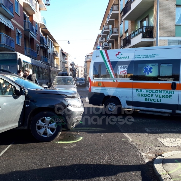 VENARIA - Ennesimo incidente all'incrocio tra via Juvarra e via Palestro