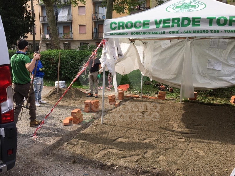 VENARIA - Artigiani volontari realizzano il presidio sanitario di sanificazione per la Croce Verde