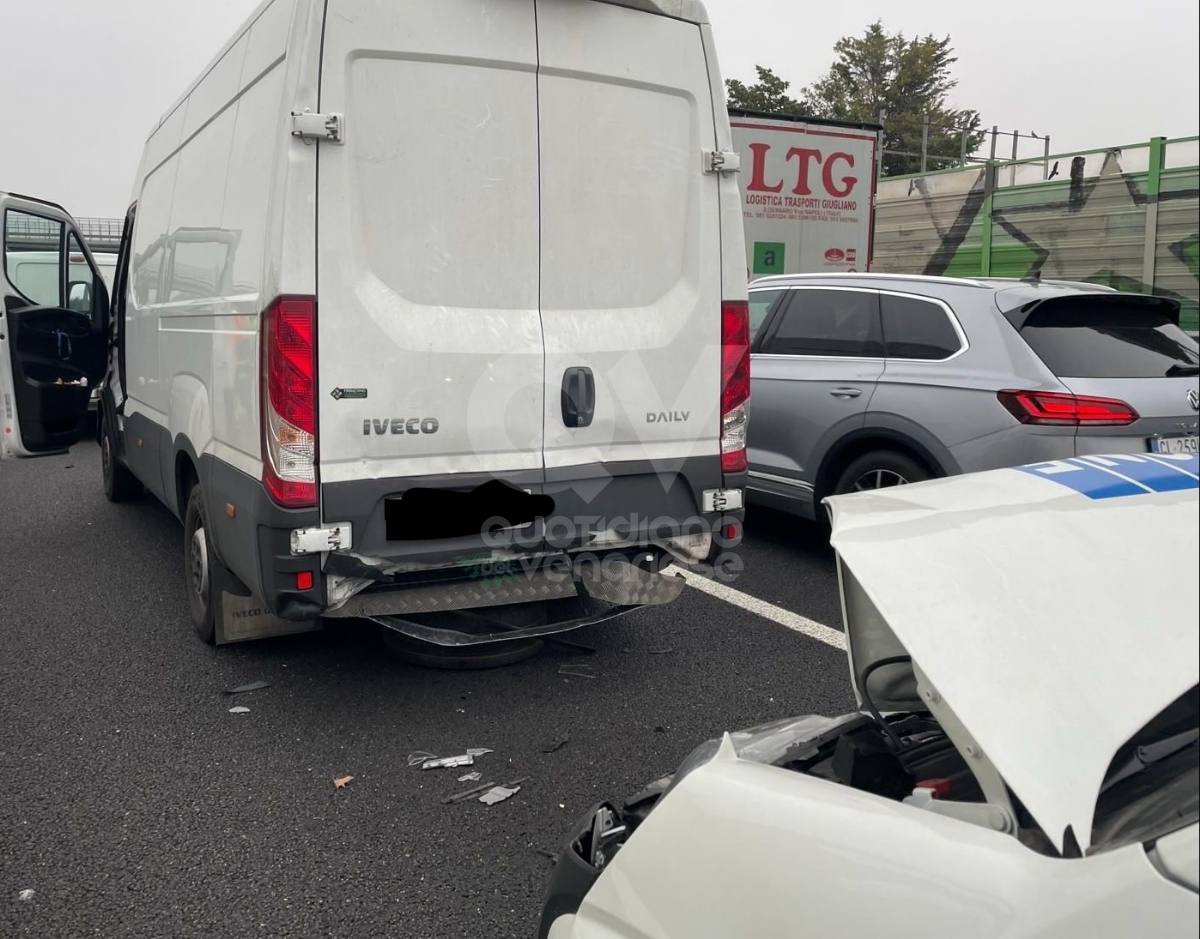 INCIDENTI IN TANGENZIALE A COLLEGNO E RIVOLI - Sei veicoli coinvolti, tre feriti - FOTO