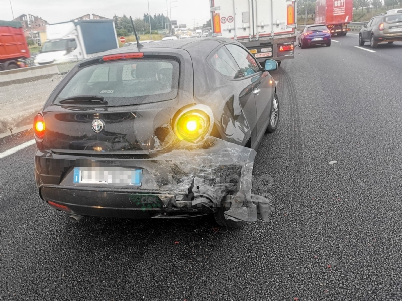 RIVOLI - Incidente in tangenziale: tre mezzi coinvolti e code per oltre 10 chilometri