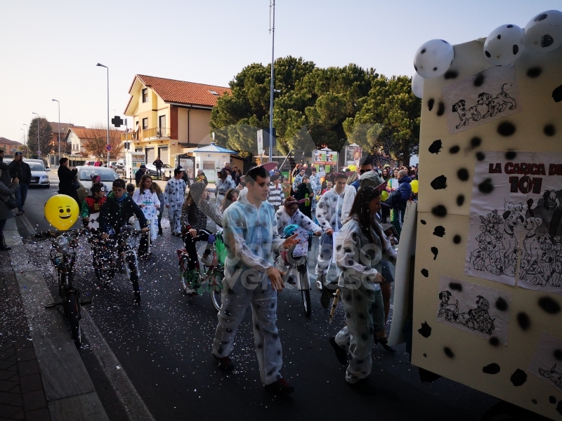 CASELLE - Grande festa in città per il «Carnevale Casellese» - FOTO