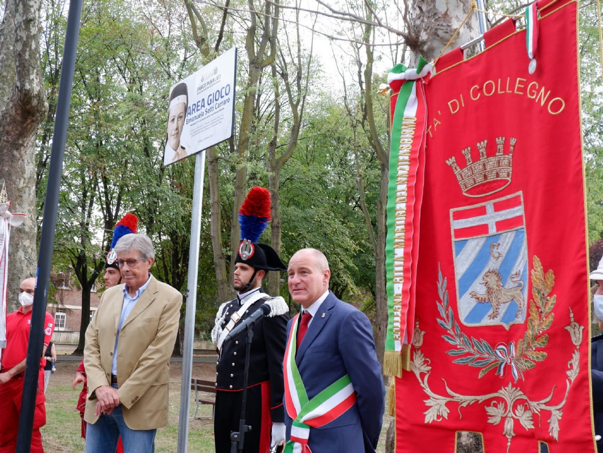 COLLEGNO - Commozione per l'inaugurazione dell'area giochi «Emanuela Setti Carraro» - FOTO