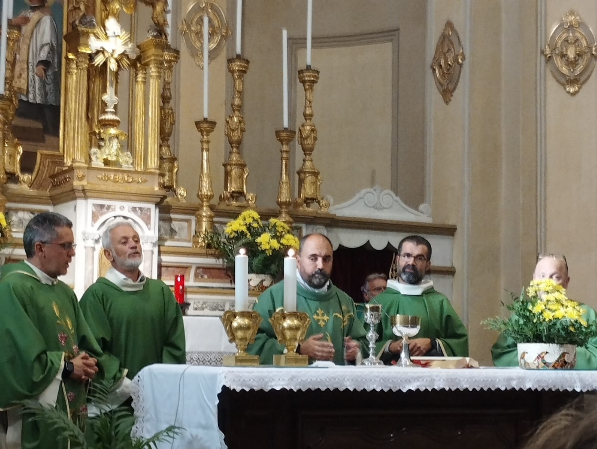 SAN GILLIO - Chiesa gremita per la prima Santa Messa di don Simone Pansarella - FOTO