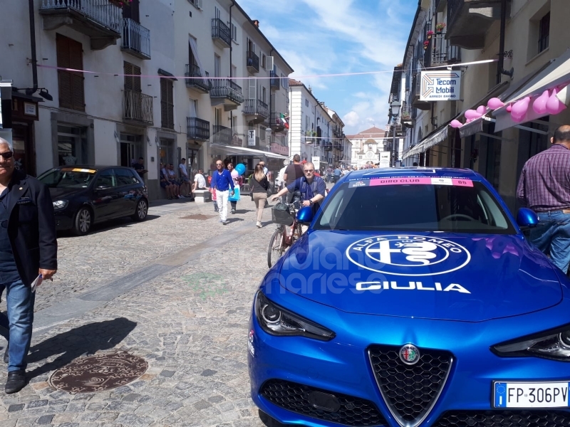 IL GIRO D'ITALIA A VENARIA - La partenza della tappa decisiva - FOTO e VIDEO