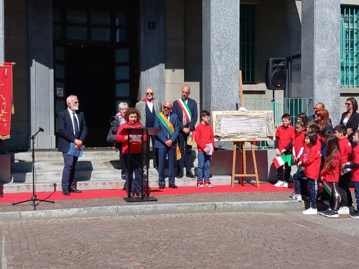 VENARIA - 25 APRILE: Bambini protagonisti alle celebrazioni per la Liberazione - FOTO