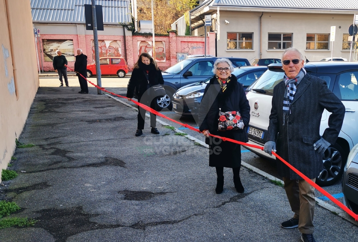VENARIA - La città grida il suo «no» alla violenza contro le donne - FOTO