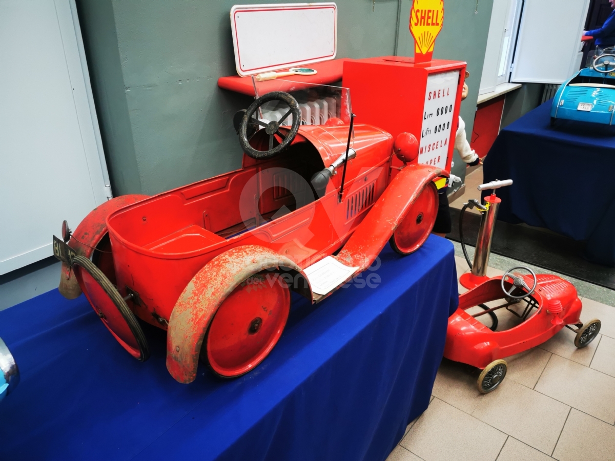 VENARIA - La mostra «Auto a pedali» di Antonio Iorio: un bellissimo tuffo nel passato - FOTO