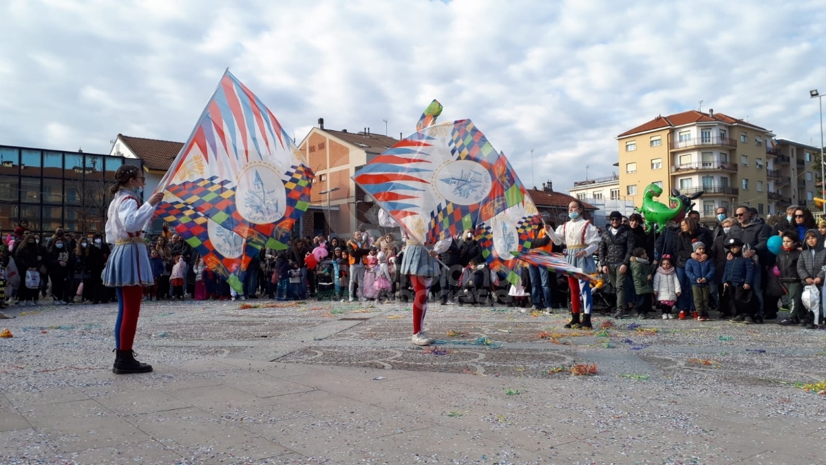 VENARIA - Colori, allegria, musica. Ma il Real Carnevale non dimentica l'Ucraina - FOTO