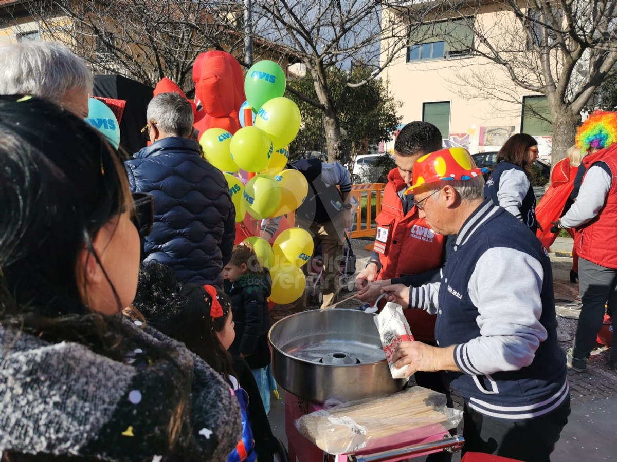 VENARIA - Colori, allegria, musica. Ma il Real Carnevale non dimentica l'Ucraina - FOTO