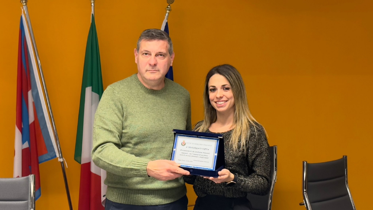 BORGARO - Gabriella Pistura, Francesca Di Dedda e Christian Mancino premiati in Comune - FOTO
