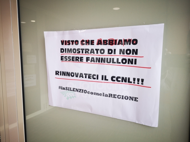 VENARIA-RIVOLI - «#InSilenzioComelaRegione», la protesta dei sindacati negli ospedali Asl To3 - FOTO E VIDEO