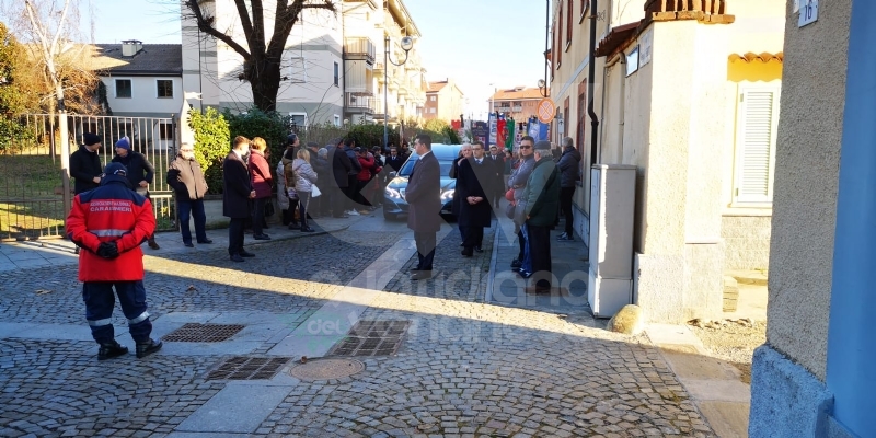 BORGARO - Più di mille persone per l'estremo saluto all'ex sindaco Vincenzo Barrea - FOTO