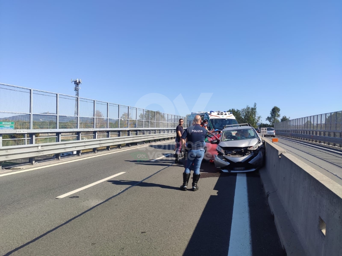 INCIDENTI IN TANGENZIALE A RIVOLI E BORGARO - Tre persone rimaste ferite - FOTO