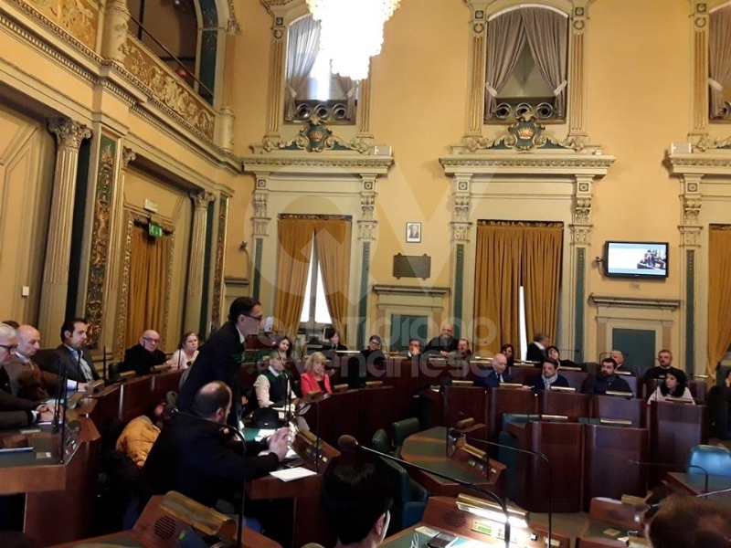BORGARO - Una rossa sul suo «scranno»: la Città Metropolitana ricorda Vincenzo Barrea