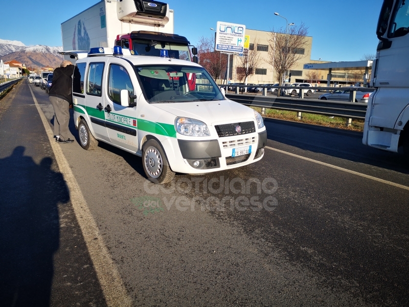 DRUENTO - Scontro fra auto e moto: centauro ferito