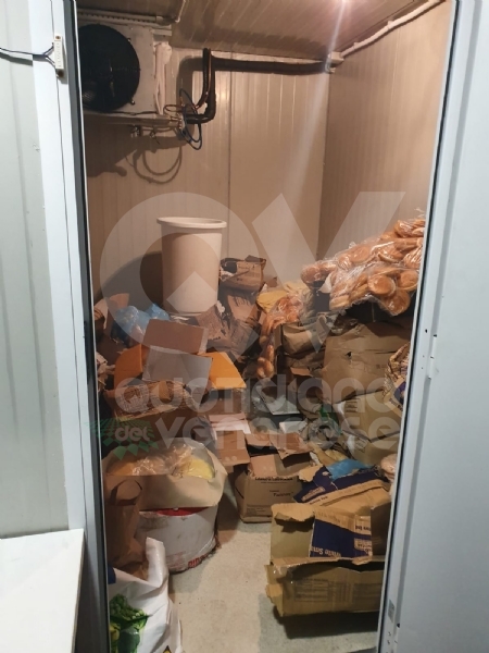 VENARIA - Cibo mal conservato e tasse non pagate: chiuso un negozio in via Mensa