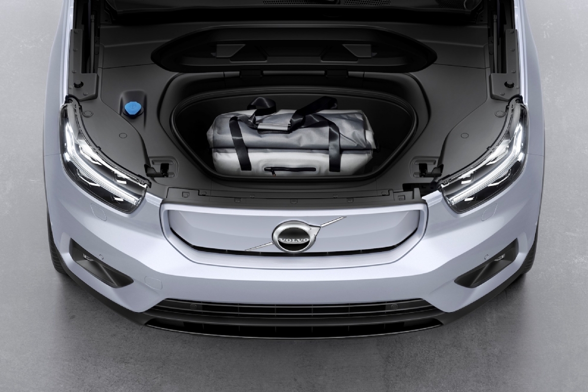 MOTORI - Volvo XC40 Recharge, la svedese alla spina