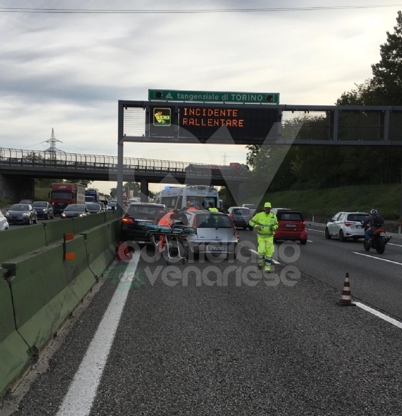 COLLEGNO - Incidente stradale sulla tangenziale nord di Torino: tre feriti in ospedale - FOTO