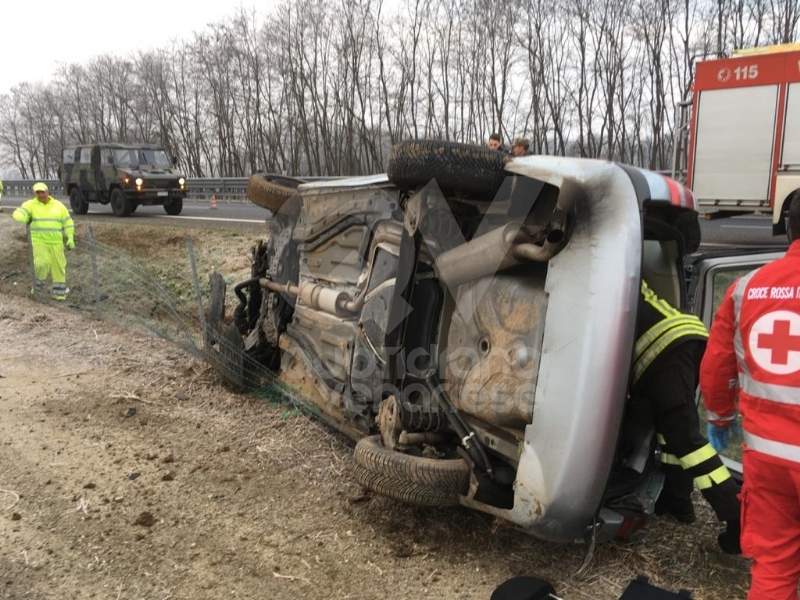 PIANEZZA - 23enne ferita dopo un pauroso incidente in autostrada
