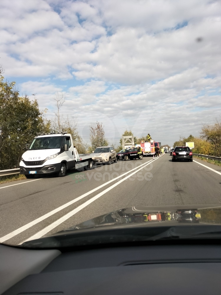 LEINI-CASELLE - INCIDENTE SULLA 460: Scontro tra due mezzi: netturbino ferito - FOTO
