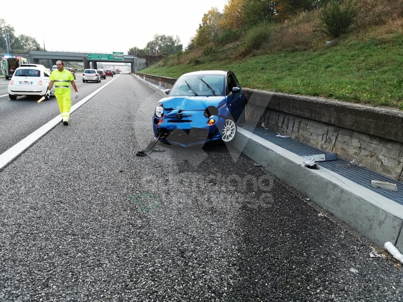 VENARIA - Scontro fra due auto in tangenziale: tre persone ferite