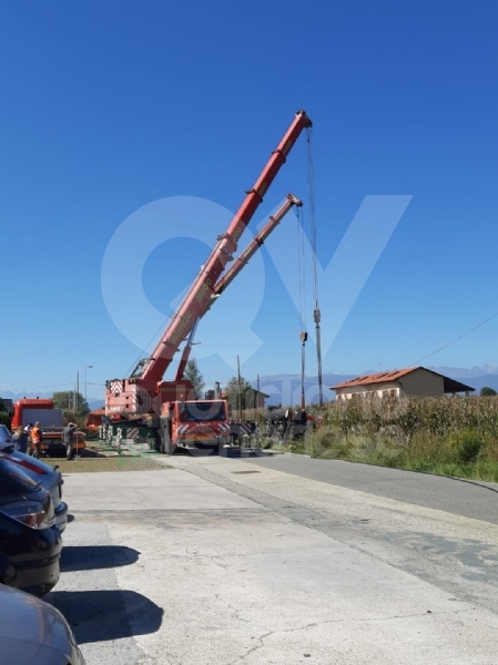 MAPPANO - Autocarro si ribalta nel fossato dopo l'incidente: intervento dei vigili del fuoco FOTO
