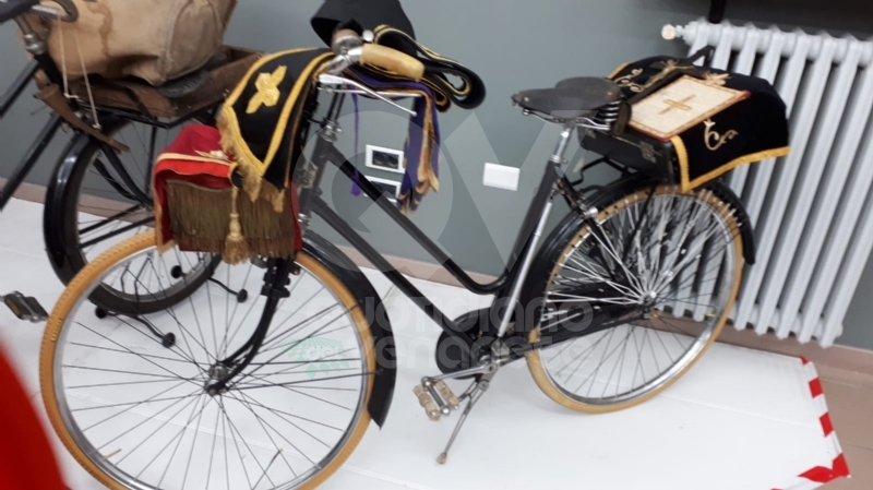 VENARIA - Biciclette, tricicli vintage e gli antichi mestieri: la nuova mostra di Antonio Iorio