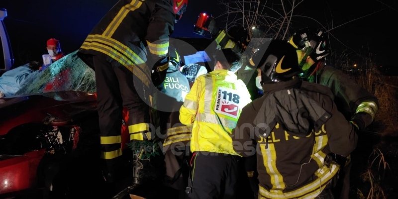 CASELLE - Ennesimo incidente stradale lungo la provinciale: due feriti, uno grave - FOTO