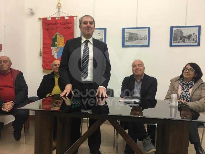VENARIA - La storia di Castronovo attraverso i libri di Francesco Licata