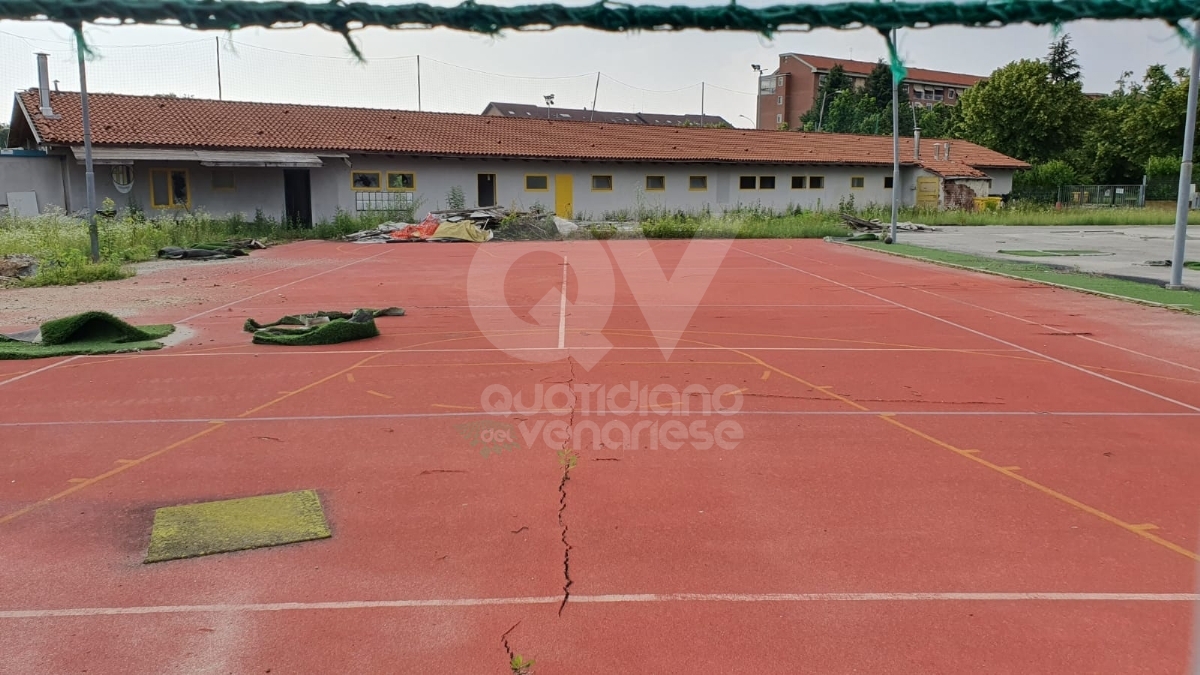 VENARIA - Campi da padel, beach volley, beach tennis nell'ex area della San Francesco - FOTO