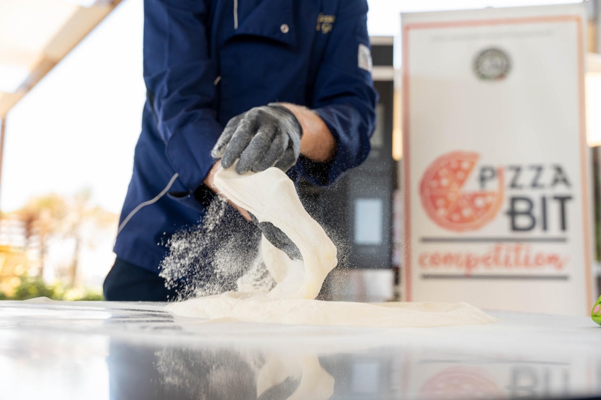 ALPIGNANO - La pizzaiola Michela Carbone alla finale della «Bit Competition» a Gragnano Trebbiense - FOTO