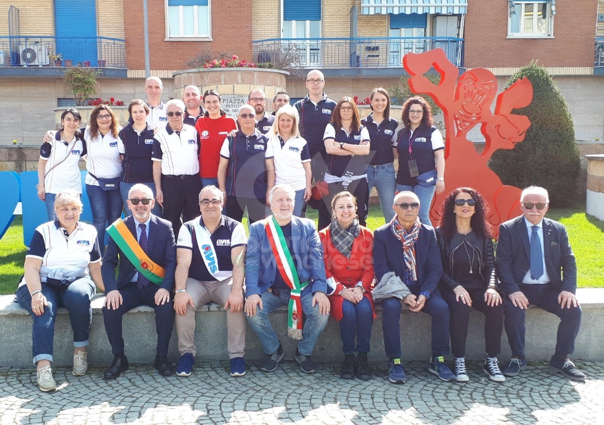VENARIA - L'Avis dona alla Città un'area giochi in piazza Pettiti - FOTO