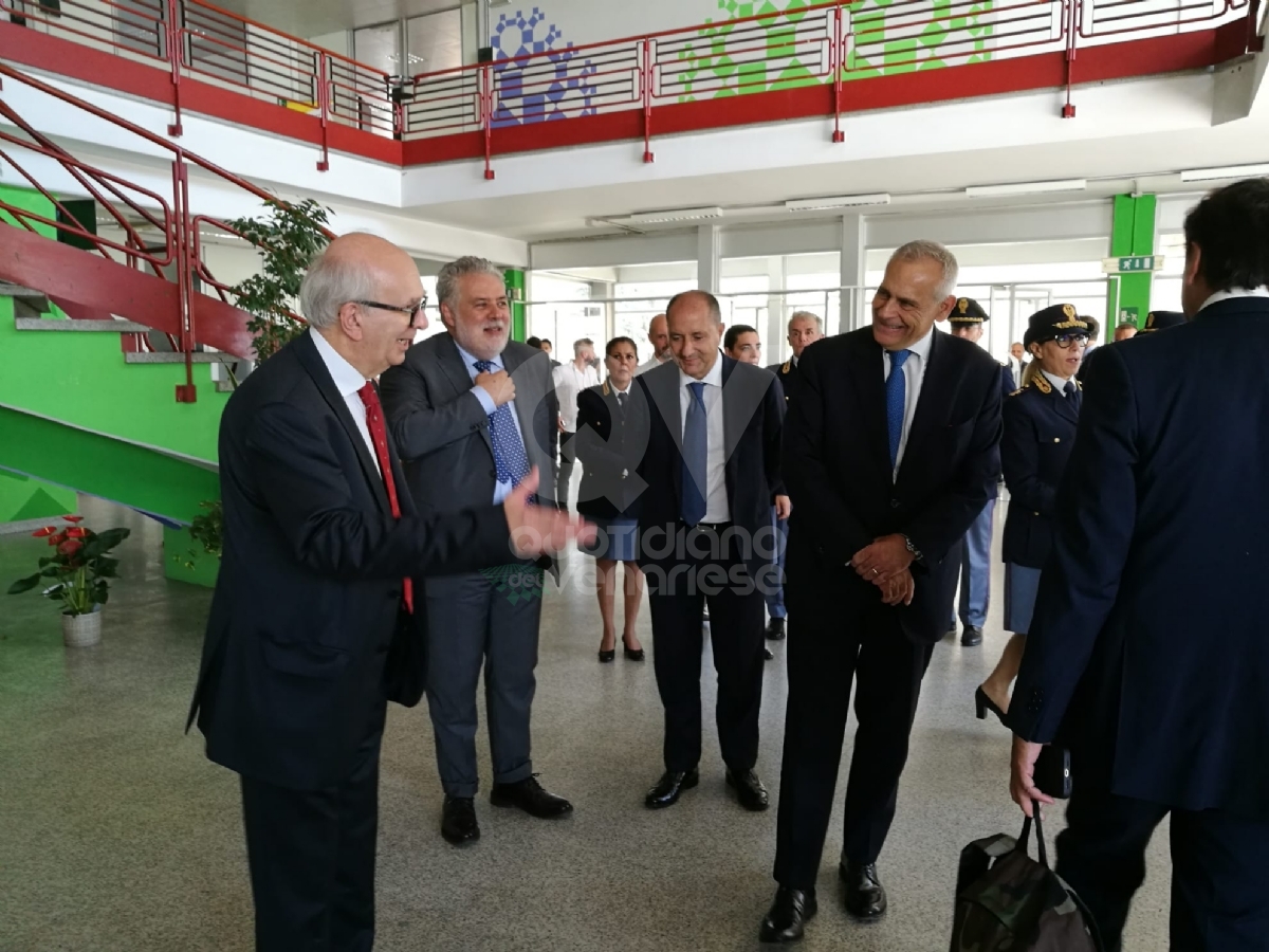 GRUGLIASCO - Mattarella al «Curie-Vittorini» per l'inaugurazione dell'Anno Scolastico: «Senza istruzione, rischio declino collettivo» - FOTO