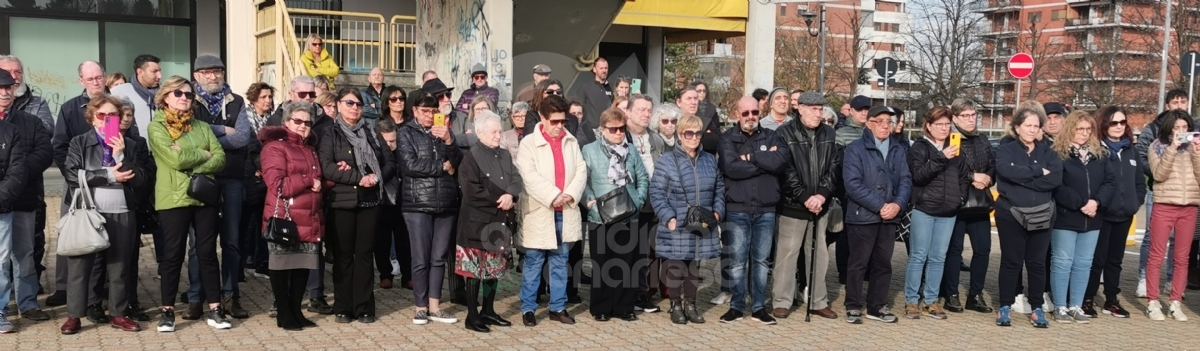 VENARIA - Due anni senza Massimo Ricciardello: in piazza Ravera una targa e una magnolia - FOTO