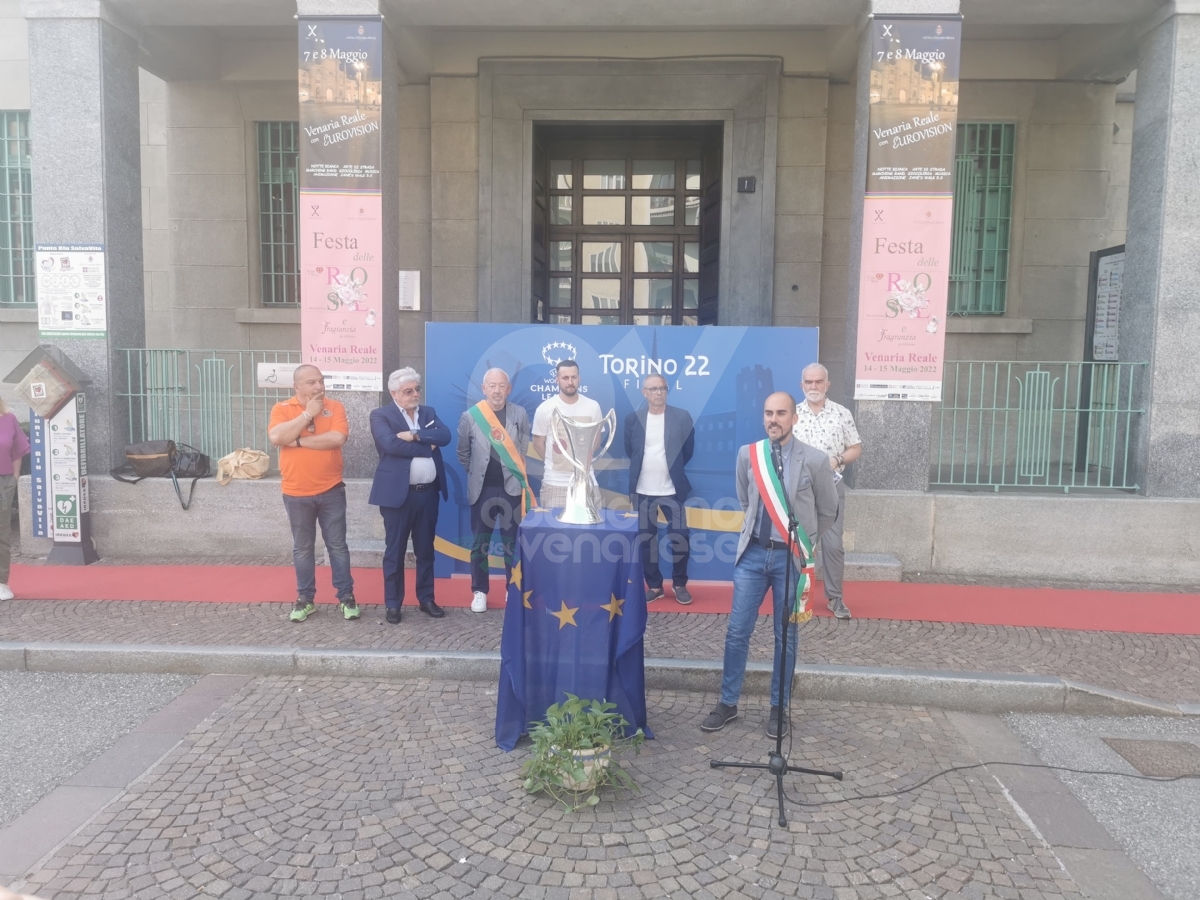 VENARIA - Una coppa di calcio europea arriva in città: è quella della Champions League femminile - FOTO