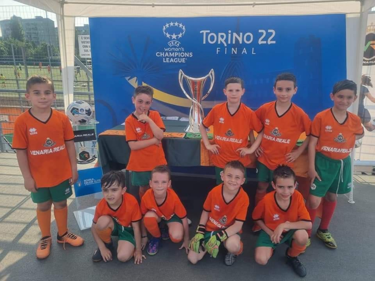 VENARIA - Sabato il «Torneo Magico» di calcio femminile: al Don Mosso si potrà ammirare nuovamente la coppa della Uefa Women's Champions League - FOTO
