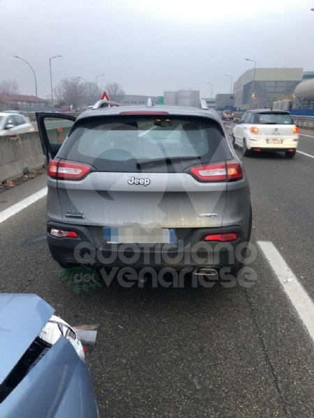 TORINO-COLLEGNO-SAVONERA - Mattinata di incidenti: cinque in poco tempo, tre feriti