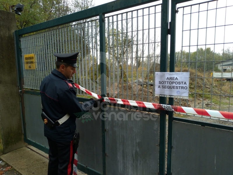 CANILE LAGER A MATHI - Più di trenta cani rinchiusi in locali fatiscenti, tra escrementi e rifiuti