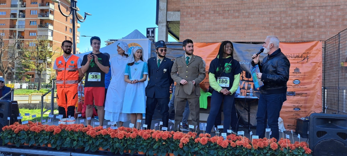 VENARIA - Una marea di gente per la «StraVenaria» e la «21 Reale» - FOTO E VIDEO