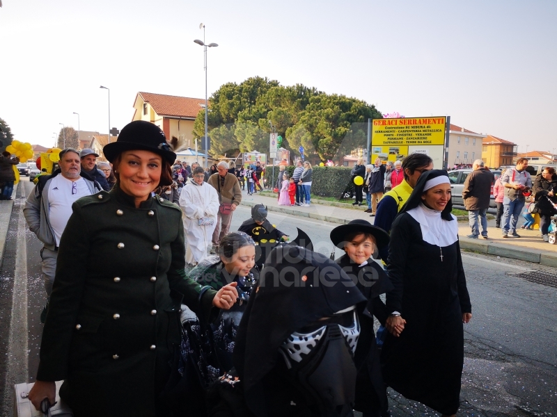 CASELLE - Grande festa in città per il «Carnevale Casellese» - FOTO