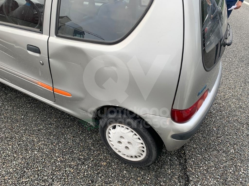 RIVOLI - Auto e cisterna si scontrano in tangenziale: mattinata di caos e disagi