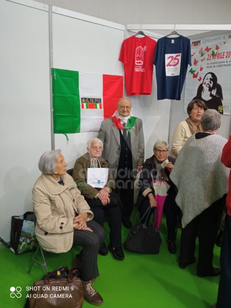VENARIA - Un «Salone del Libro» dal sapore venariese: tanti gli scrittori della Reale - FOTO